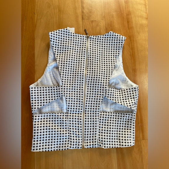 Lucy Paris Sleeveless Cropped Cut Out Tank - Picture 4 of 5